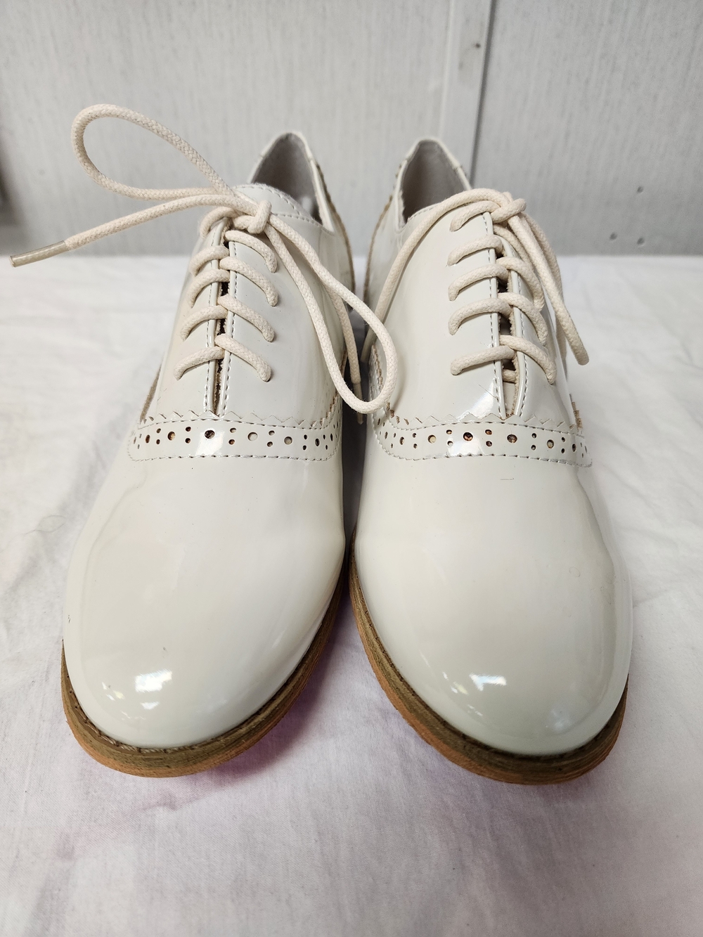Women's Twiggy London Cream Patent Oxford Lace-Up Shoes - 7.5 - Never Worn